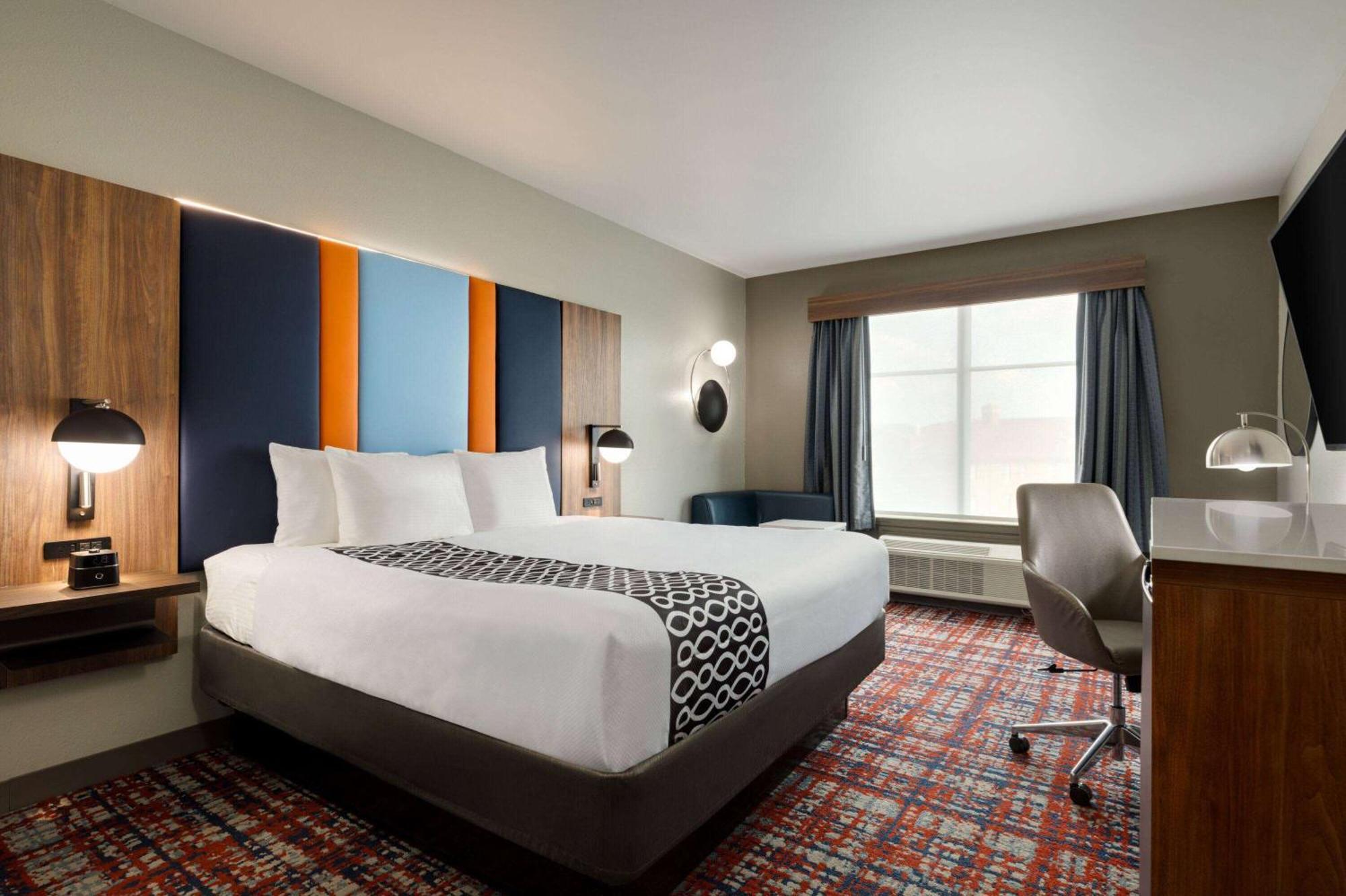 La Quinta By Wyndham Oxford - Anniston Hotel Exterior photo