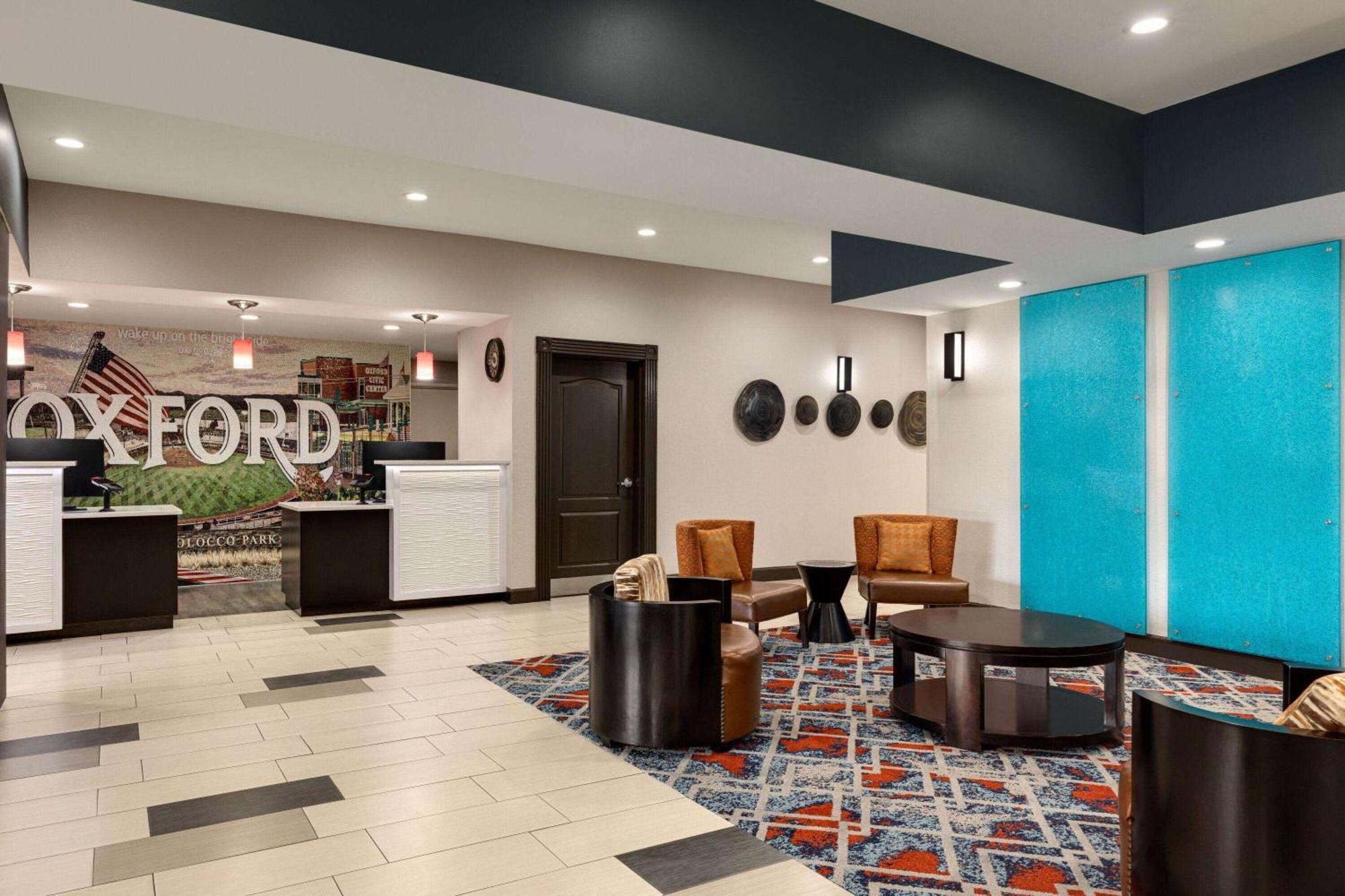 La Quinta By Wyndham Oxford - Anniston Hotel Exterior photo