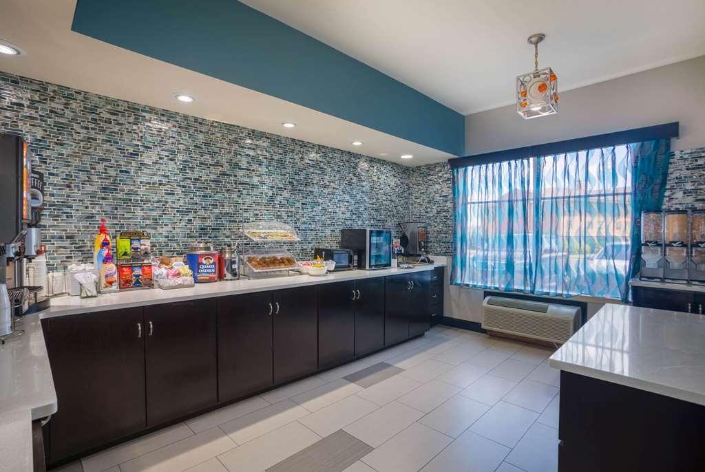 La Quinta By Wyndham Oxford - Anniston Hotel Facilities photo